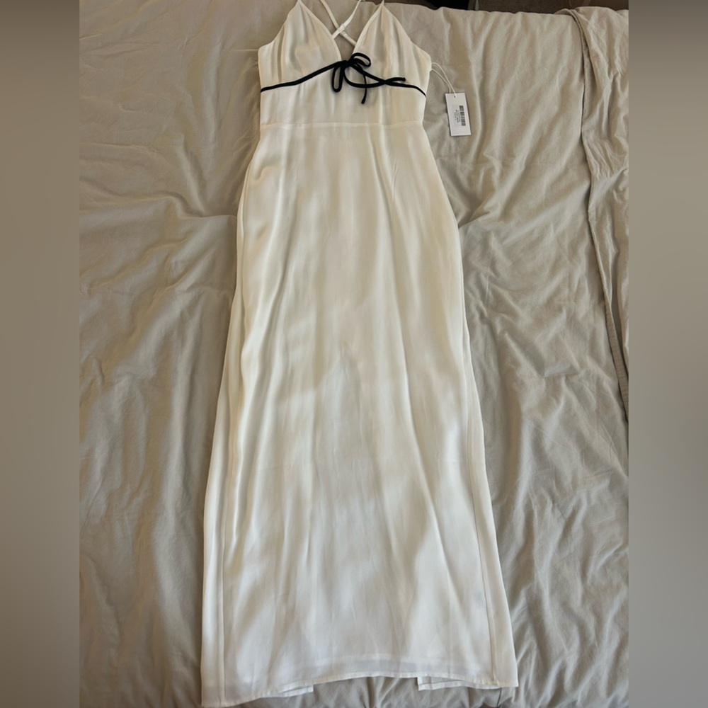 Reformation Bryony Dress in WHITE - Picture 7 of 16